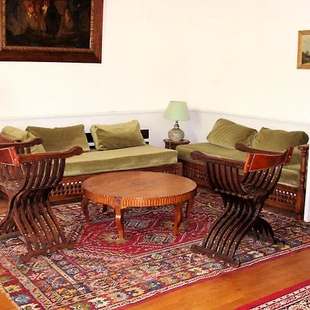 Chambres D'hotes Chateau De Cavagnac Bed & Breakfast *