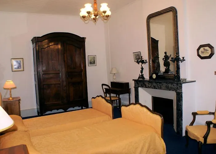 לינה וארוחת בוקר Chambres D'hotes Chateau De Cavagnac Layrac