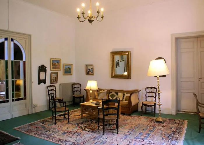 Chambres D'hotes Chateau De Cavagnac לינה וארוחת בוקר Layrac